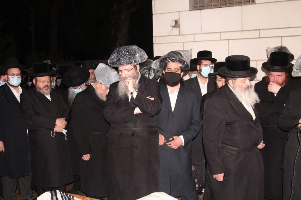 תיעוד: מסע הלווית איש החסד שחילק שתייה לעשרות אלפים