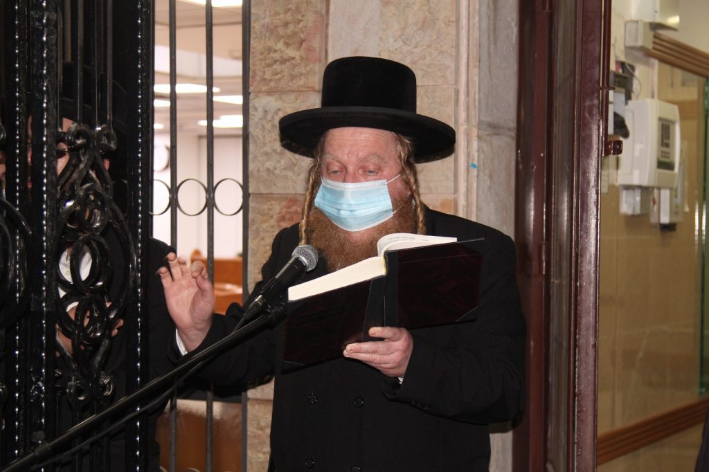 תיעוד: מסע הלווית איש החסד שחילק שתייה לעשרות אלפים