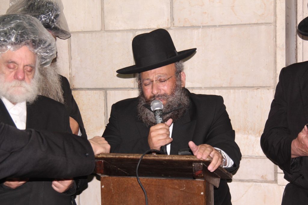 תיעוד: מסע הלווית איש החסד שחילק שתייה לעשרות אלפים