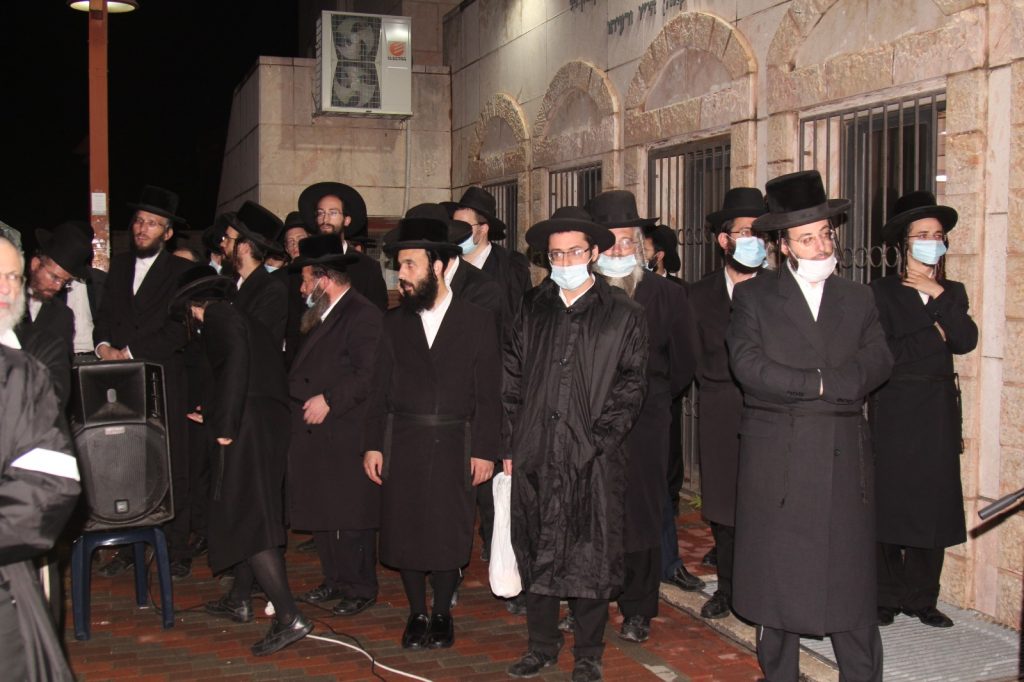 תיעוד: מסע הלווית איש החסד שחילק שתייה לעשרות אלפים