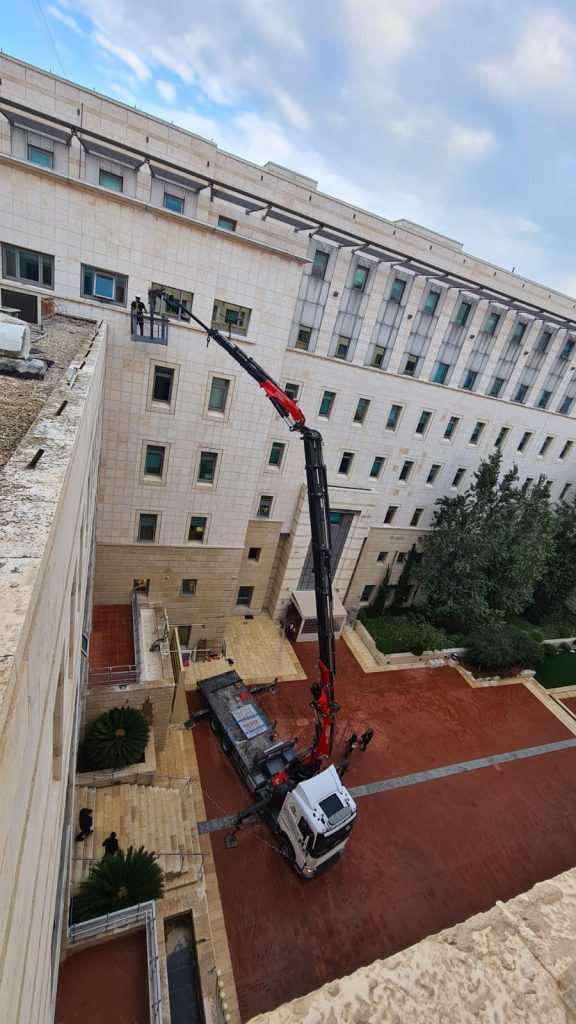 שרת התיירות החליפה חלונות במשרדה – בעלות 100 אלף שקל שרת התיירות החליפה חלונות במשרדה – בעלות 100 אלף שקל