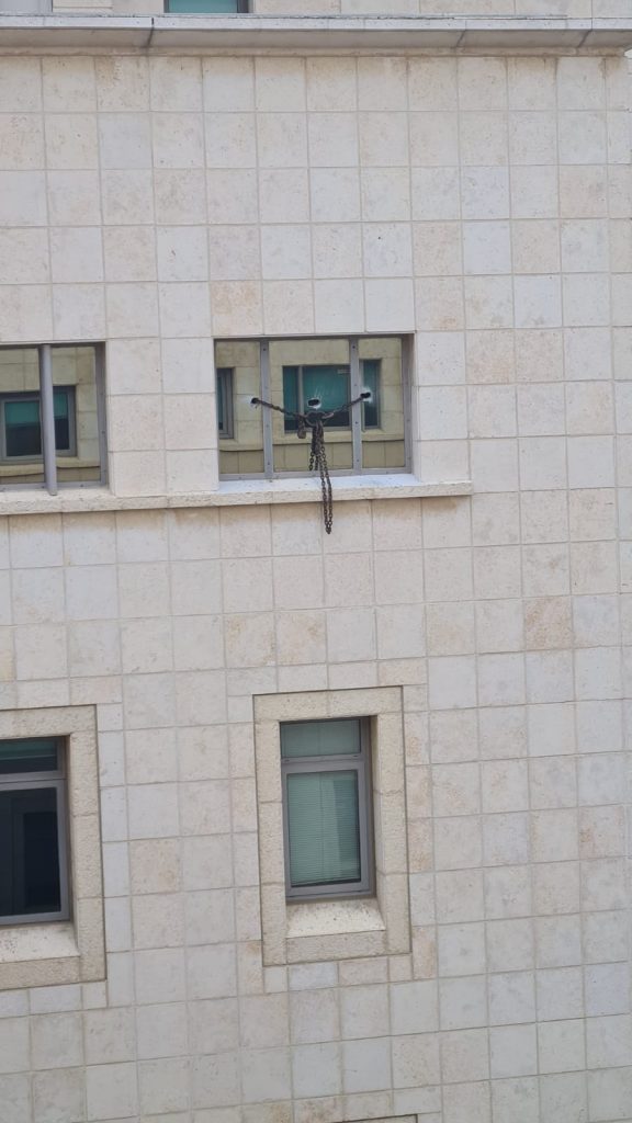 שרת התיירות החליפה חלונות במשרדה – בעלות 100 אלף שקל שרת התיירות החליפה חלונות במשרדה – בעלות 100 אלף שקל