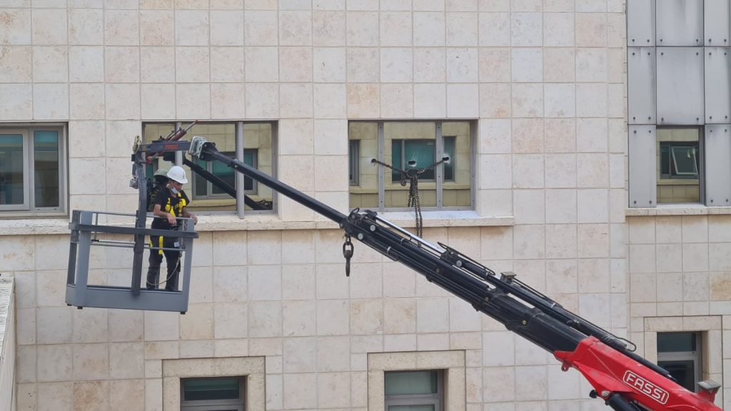 שרת התיירות החליפה חלונות במשרדה – בעלות 100 אלף שקל שרת התיירות החליפה חלונות במשרדה – בעלות 100 אלף שקל