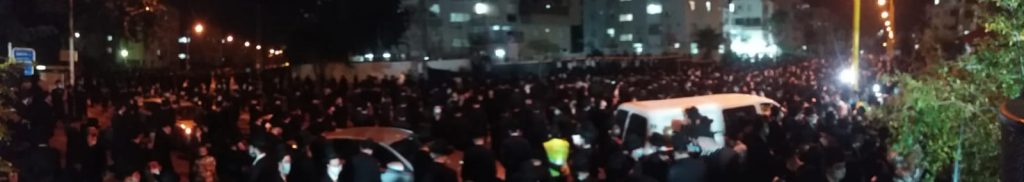 עצרת אלפים של חסידי גור באשדוד: בעקבות הפגיעה בכ"ק האדמו"ר