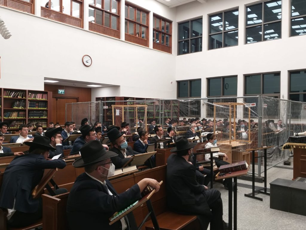 תיעוד: עצרת התעוררות בישיבת ראדין על פטירת הגרי"א שפירא זצ"ל תיעוד: עצרת התעוררות בישיבת ראדין על פטירת הגרי"א שפירא זצ"ל