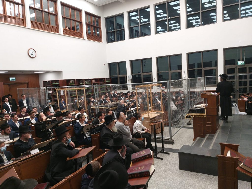 תיעוד: עצרת התעוררות בישיבת ראדין על פטירת הגרי"א שפירא זצ"ל תיעוד: עצרת התעוררות בישיבת ראדין על פטירת הגרי"א שפירא זצ"ל