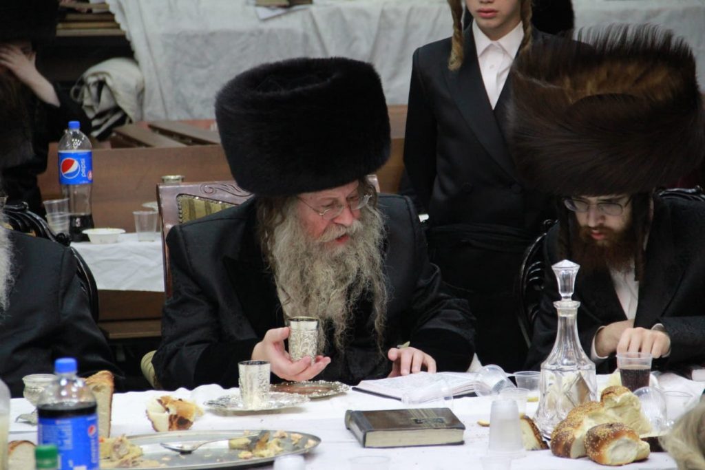 מוצאי שבת שבע ברכות והבדלה בקוזמיר בבני ברק