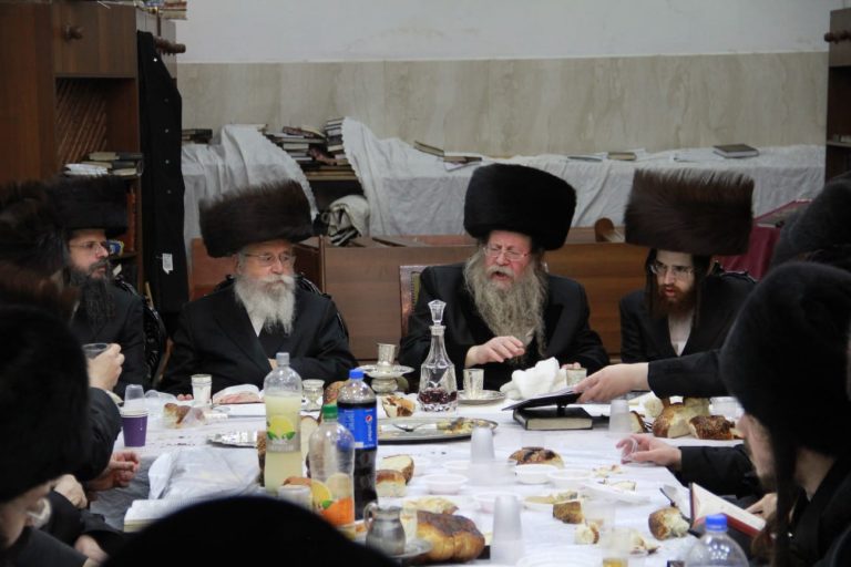 מוצאי שבת שבע ברכות והבדלה בקוזמיר בבני ברק