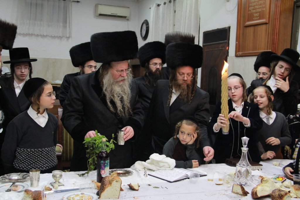 מוצאי שבת שבע ברכות והבדלה בקוזמיר בבני ברק