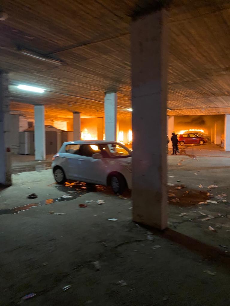 7 נפגעים בשריפת ענק ברחוב סורוצקין בי-ם • צפו 7 נפגעים בשריפת ענק ברחוב סורוצקין בי-ם • צפו