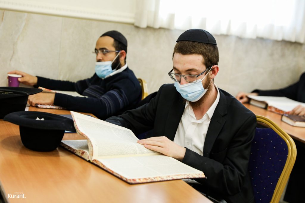 קרית גת: הרב גדליה ריזל בשיעור מרתק לאברכים החב"דיים קרית גת: הרב גדליה ריזל בשיעור מרתק לאברכים החב"דיים