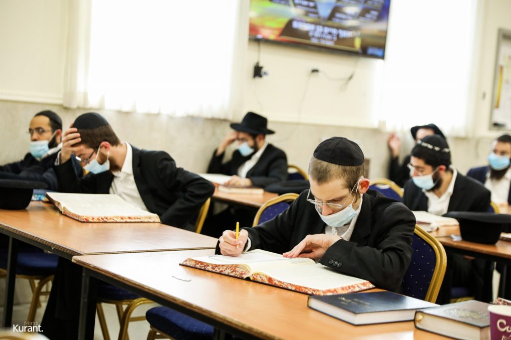 קרית גת: הרב גדליה ריזל בשיעור מרתק לאברכים החב"דיים קרית גת: הרב גדליה ריזל בשיעור מרתק לאברכים החב"דיים