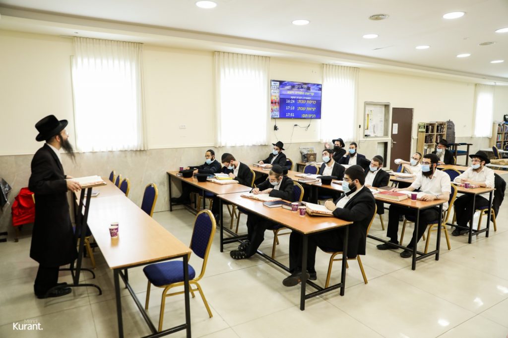 קרית גת: הרב גדליה ריזל בשיעור מרתק לאברכים החב"דיים קרית גת: הרב גדליה ריזל בשיעור מרתק לאברכים החב"דיים