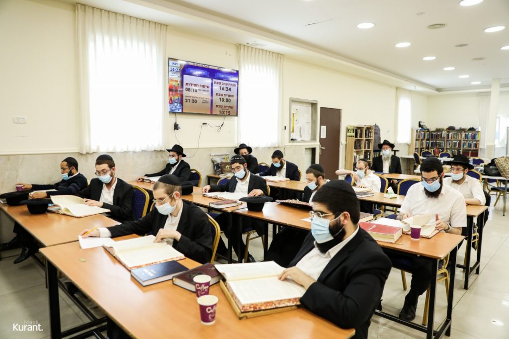 קרית גת: הרב גדליה ריזל בשיעור מרתק לאברכים החב"דיים קרית גת: הרב גדליה ריזל בשיעור מרתק לאברכים החב"דיים