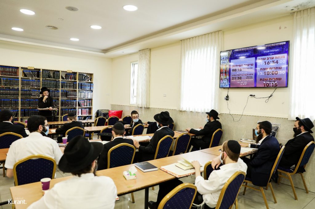 קרית גת: הרב גדליה ריזל בשיעור מרתק לאברכים החב"דיים קרית גת: הרב גדליה ריזל בשיעור מרתק לאברכים החב"דיים