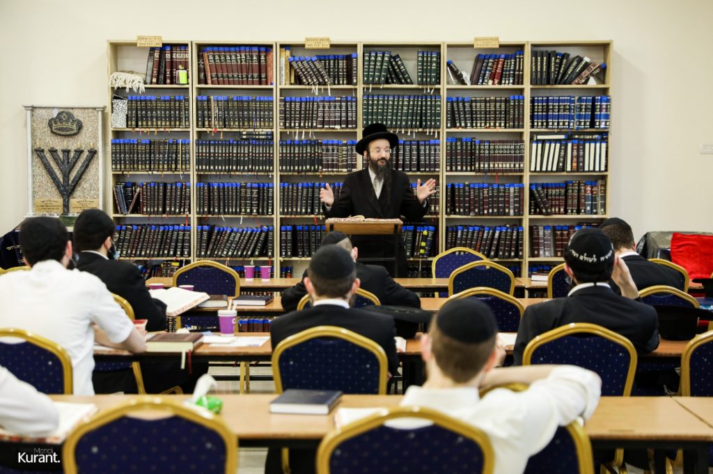 קרית גת: הרב גדליה ריזל בשיעור מרתק לאברכים החב"דיים קרית גת: הרב גדליה ריזל בשיעור מרתק לאברכים החב"דיים