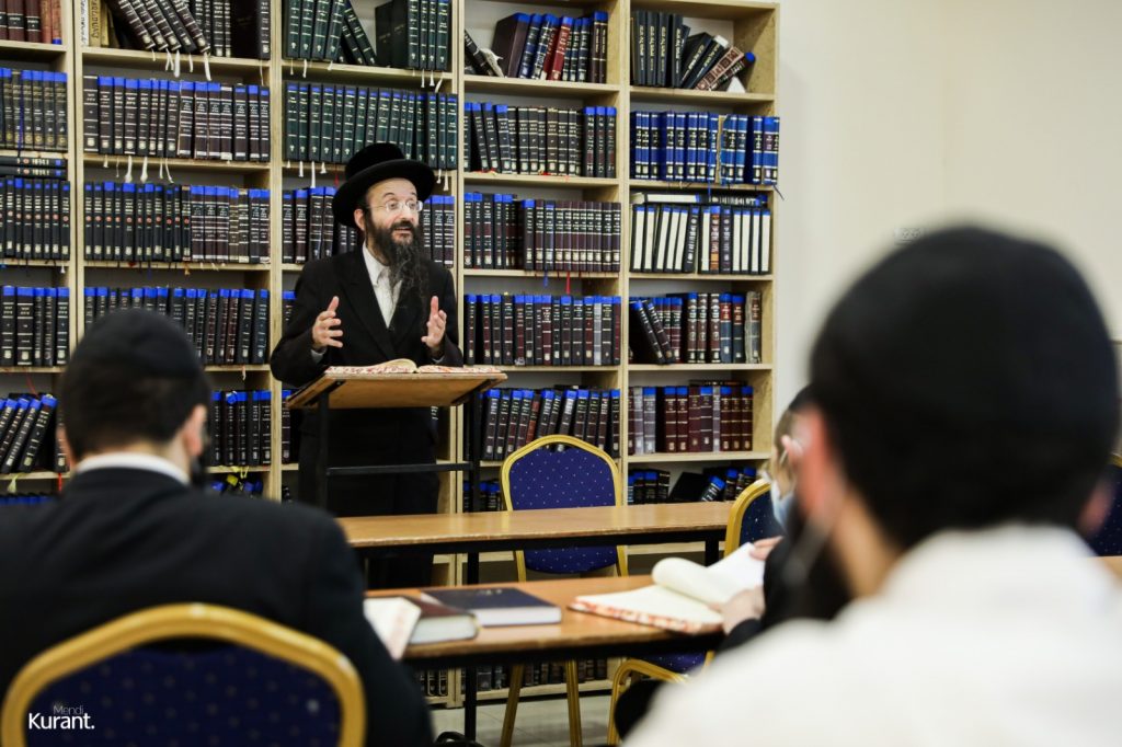 קרית גת: הרב גדליה ריזל בשיעור מרתק לאברכים החב"דיים קרית גת: הרב גדליה ריזל בשיעור מרתק לאברכים החב"דיים