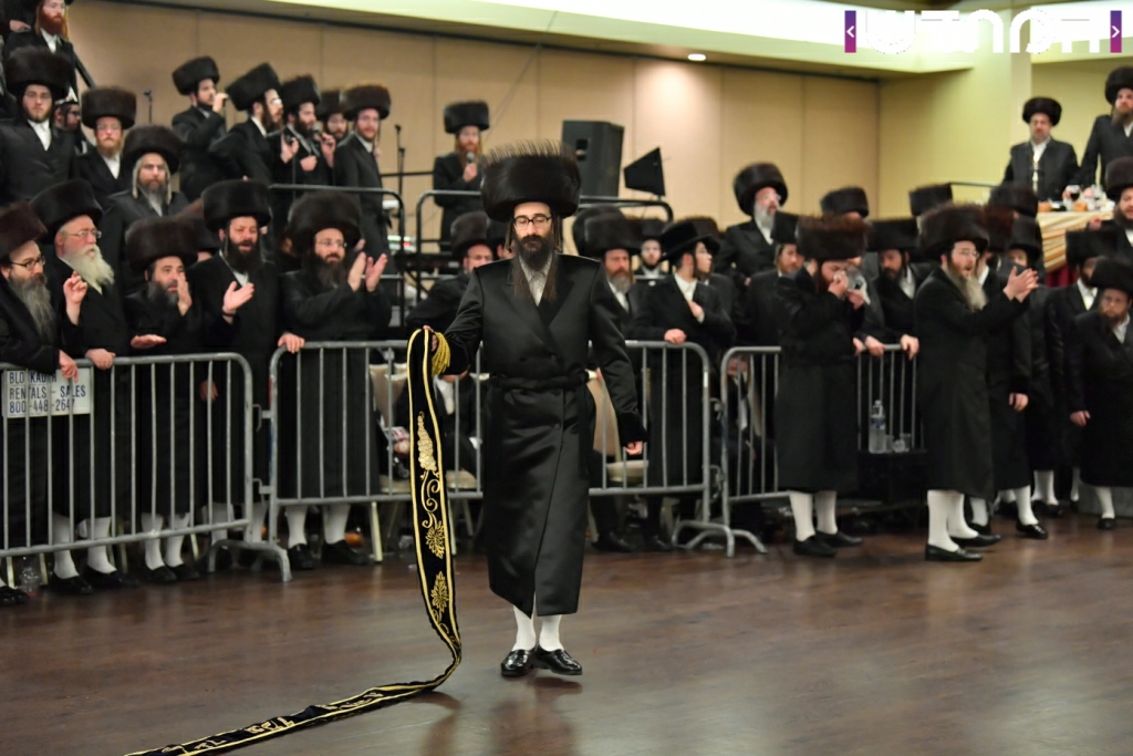 קוֹל רִנָּה וִישׁוּעָה: שמחת בית ויז'ניץ - סערט ויזניץ - זוויעהל מאנסי • גלריה מורחבת