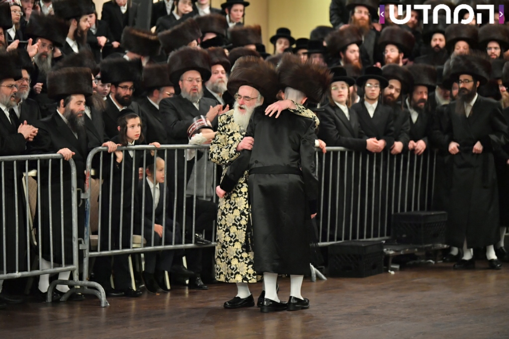 קוֹל רִנָּה וִישׁוּעָה: שמחת בית ויז'ניץ - סערט ויזניץ - זוויעהל מאנסי • גלריה מורחבת