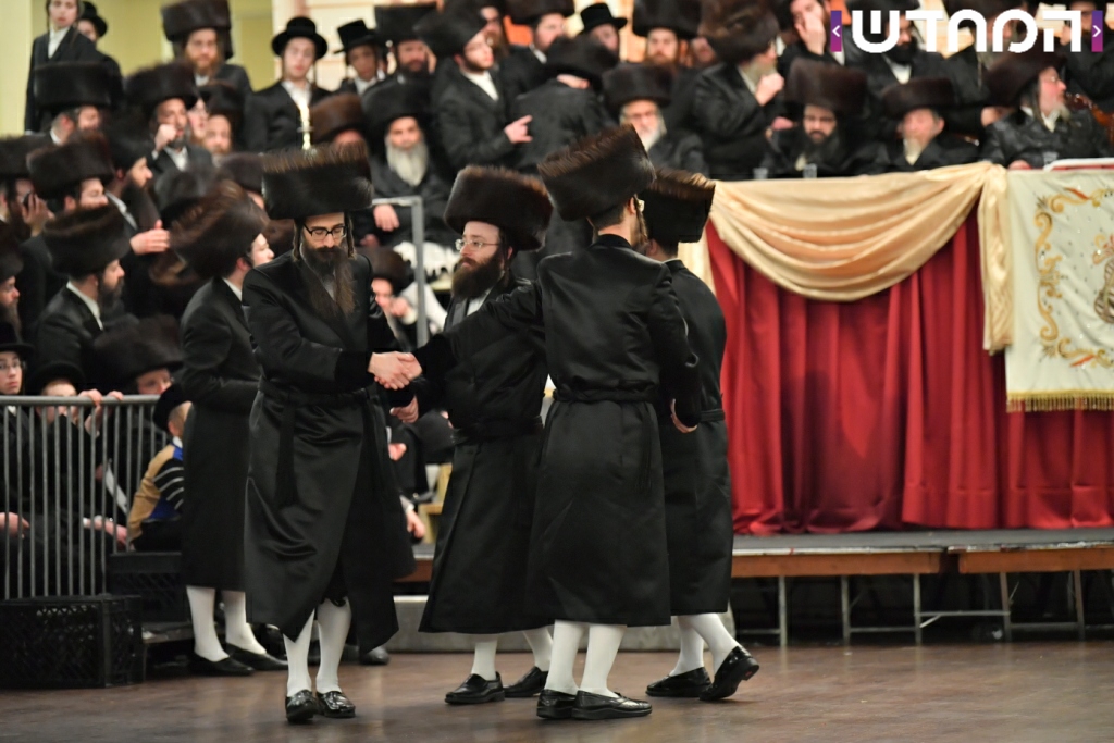 קוֹל רִנָּה וִישׁוּעָה: שמחת בית ויז'ניץ - סערט ויזניץ - זוויעהל מאנסי • גלריה מורחבת