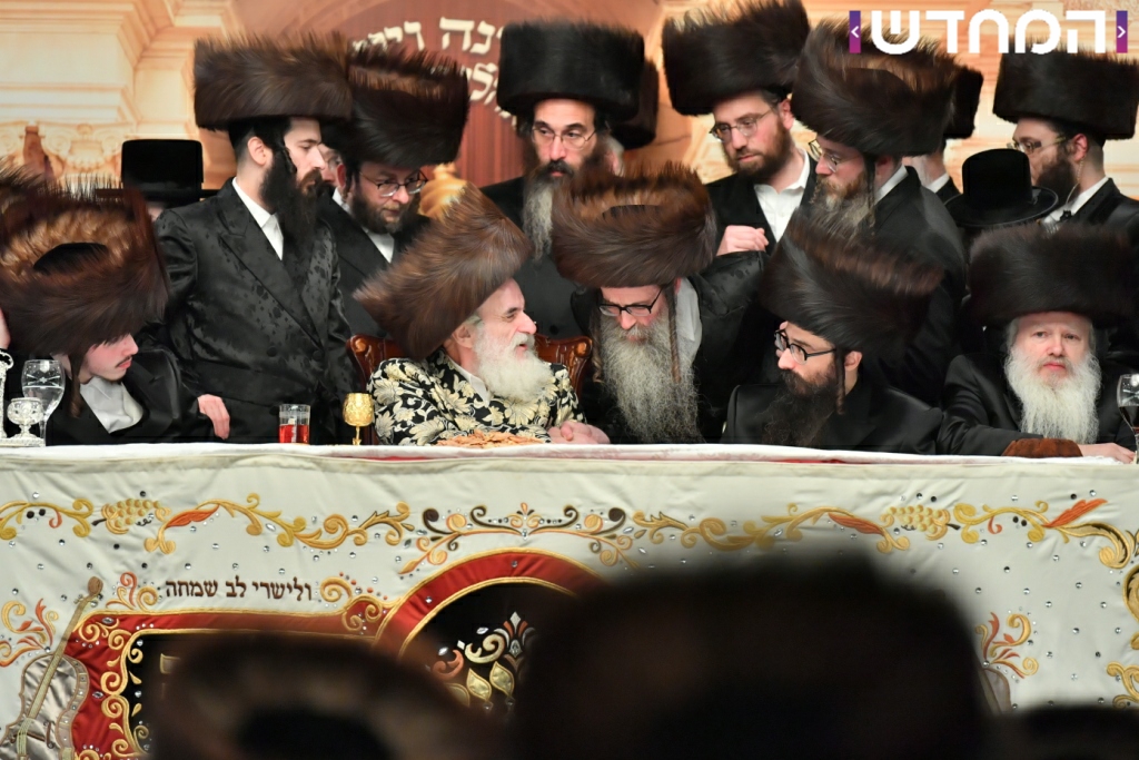 קוֹל רִנָּה וִישׁוּעָה: שמחת בית ויז'ניץ - סערט ויזניץ - זוויעהל מאנסי • גלריה מורחבת