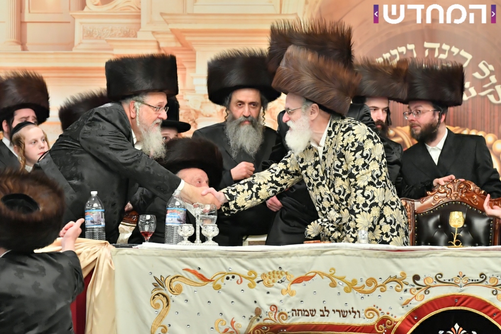 קוֹל רִנָּה וִישׁוּעָה: שמחת בית ויז'ניץ - סערט ויזניץ - זוויעהל מאנסי • גלריה מורחבת