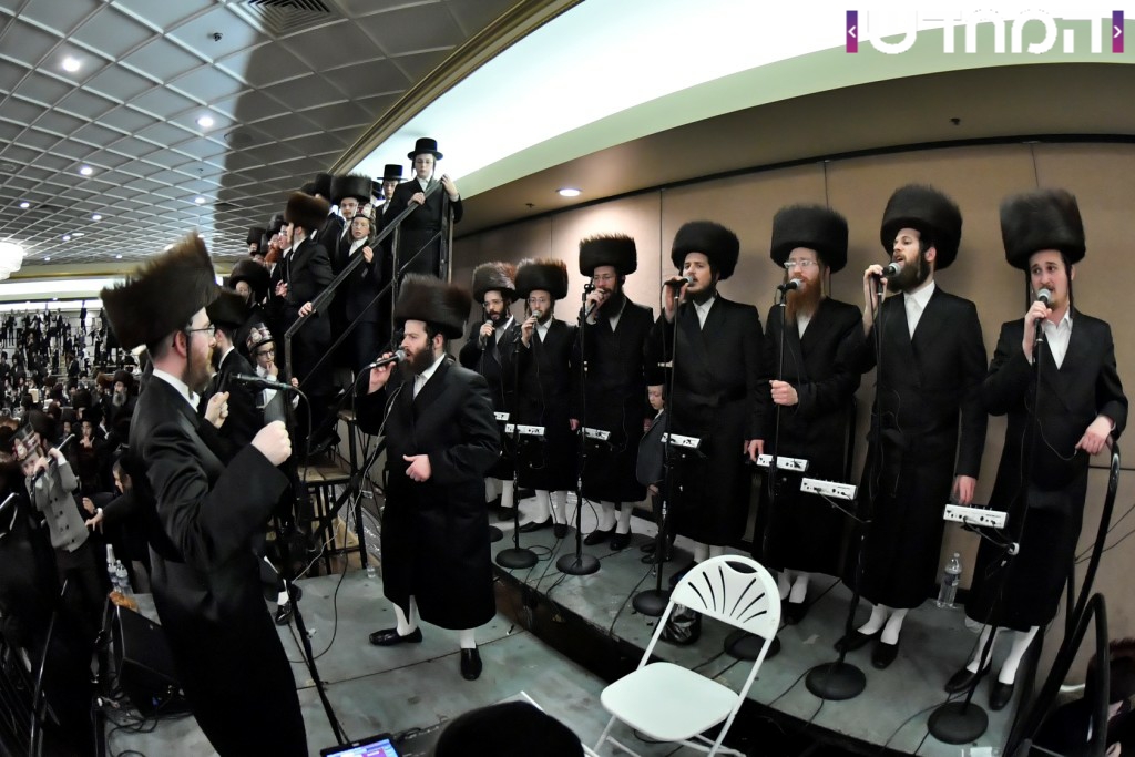 קוֹל רִנָּה וִישׁוּעָה: שמחת בית ויז'ניץ - סערט ויזניץ - זוויעהל מאנסי • גלריה מורחבת