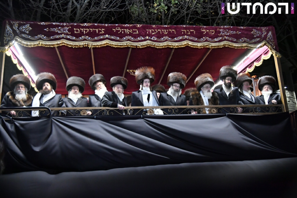 קוֹל רִנָּה וִישׁוּעָה: שמחת בית ויז'ניץ - סערט ויזניץ - זוויעהל מאנסי • גלריה מורחבת