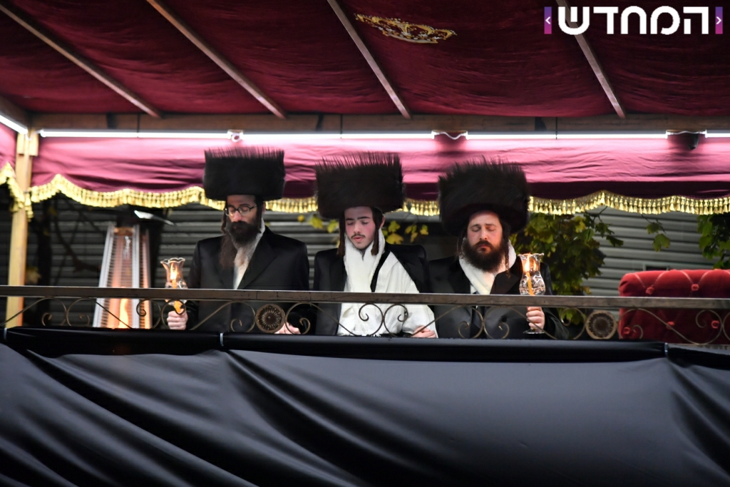 קוֹל רִנָּה וִישׁוּעָה: שמחת בית ויז'ניץ - סערט ויזניץ - זוויעהל מאנסי • גלריה מורחבת