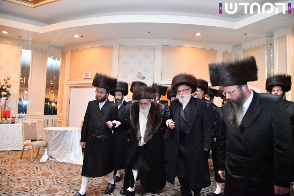 קוֹל רִנָּה וִישׁוּעָה: שמחת בית ויז'ניץ - סערט ויזניץ - זוויעהל מאנסי • גלריה מורחבת