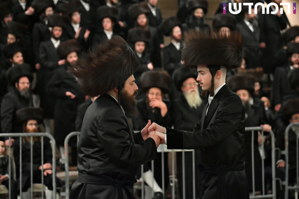 קוֹל רִנָּה וִישׁוּעָה: שמחת בית ויז'ניץ - סערט ויזניץ - זוויעהל מאנסי • גלריה מורחבת