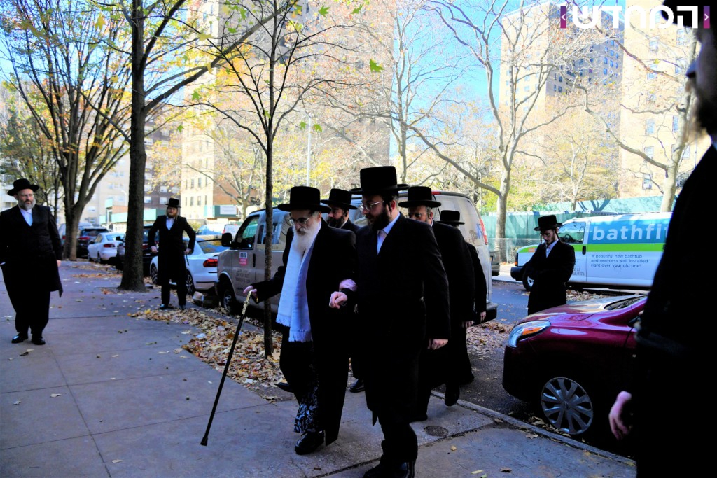 האדמו"ר מויז׳ניץ בביקור בארה"ב • גלריה