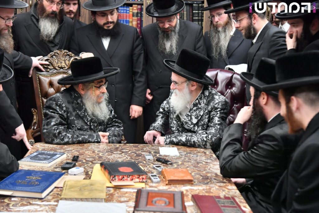 האדמו"ר מויז׳ניץ בביקור בארה"ב • גלריה