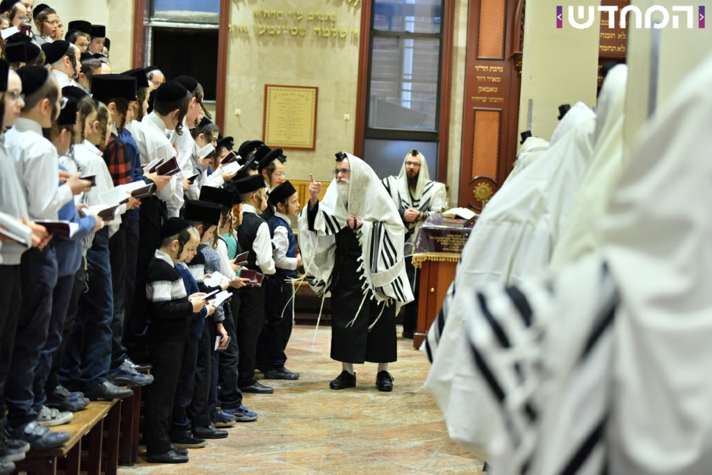 האדמו"ר מויז׳ניץ בביקור בארה"ב • גלריה
