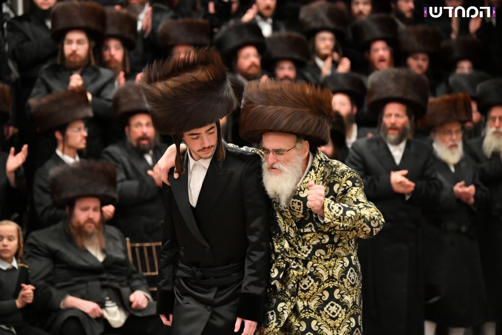 שמחת השבע ברכות בחצר חסידות ויז׳ניץ • גלריה