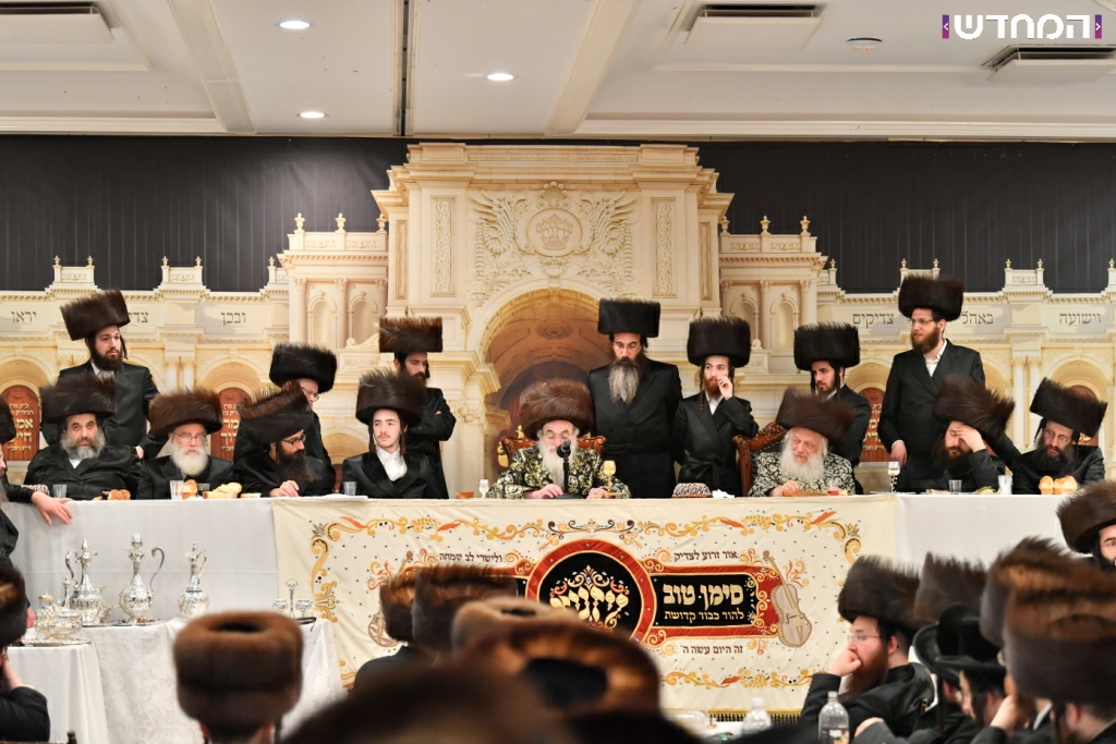 שמחת השבע ברכות בחצר חסידות ויז׳ניץ • גלריה