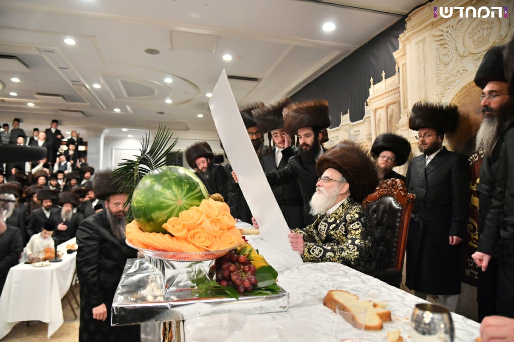 שמחת השבע ברכות בחצר חסידות ויז׳ניץ • גלריה
