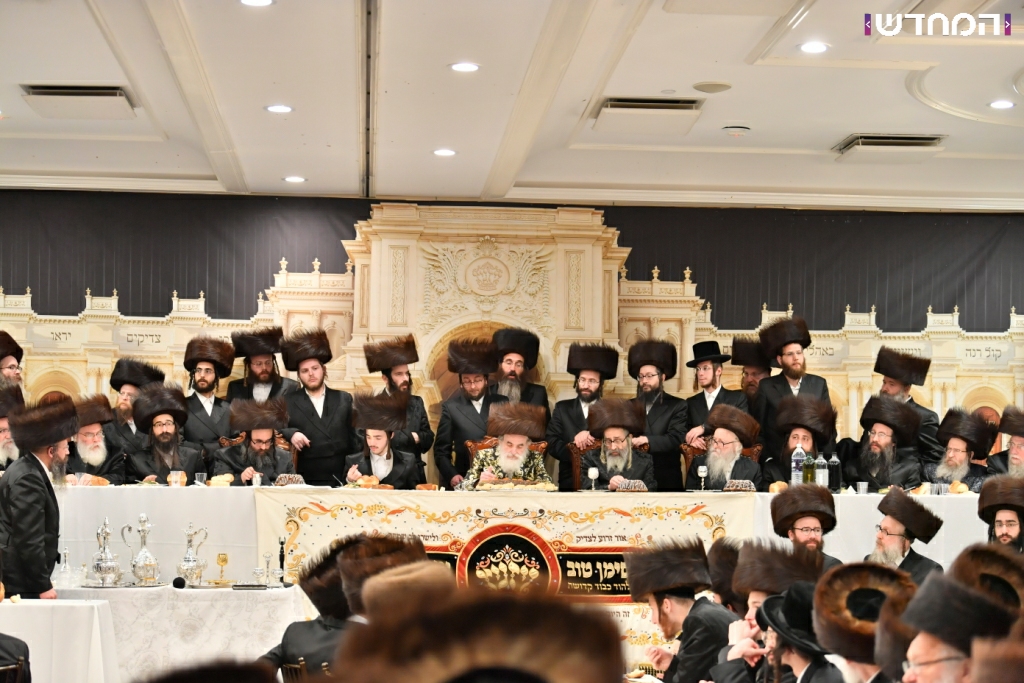 שמחת השבע ברכות בחצר חסידות ויז׳ניץ • גלריה