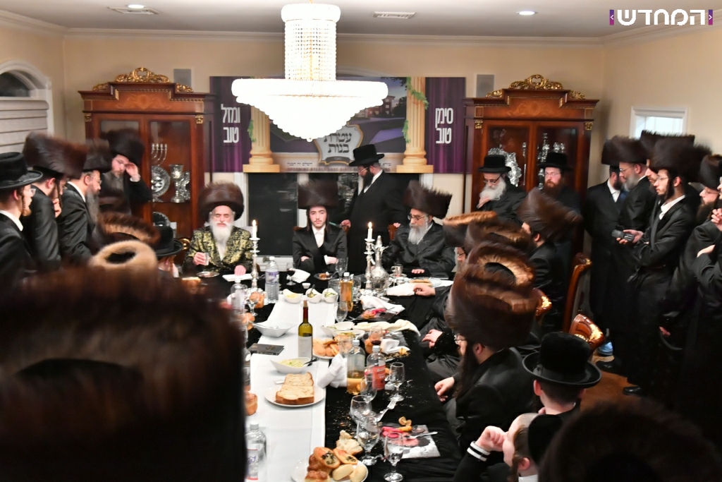 שמחת השבע ברכות בחצר חסידות ויז׳ניץ • גלריה