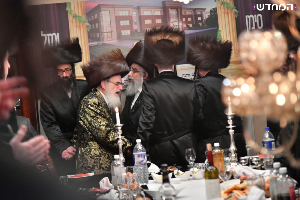 שמחת השבע ברכות בחצר חסידות ויז׳ניץ • גלריה