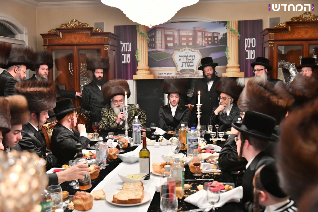 שמחת השבע ברכות בחצר חסידות ויז׳ניץ • גלריה