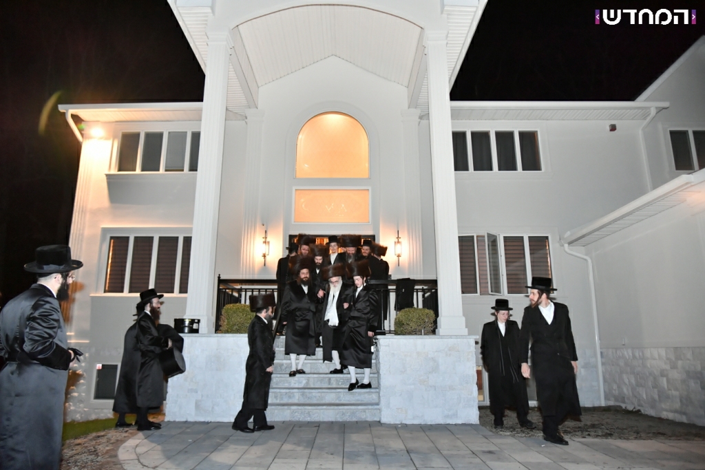 שמחת השבע ברכות בחצר חסידות ויז׳ניץ • גלריה