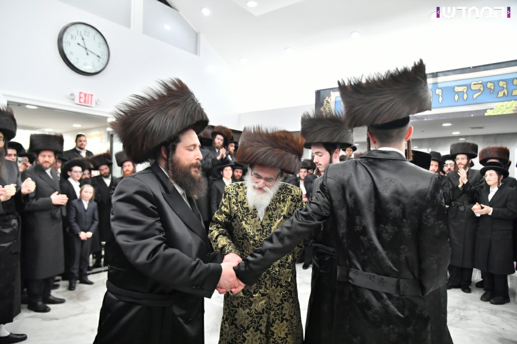 שמחת השבע ברכות בחצר חסידות ויז׳ניץ • גלריה