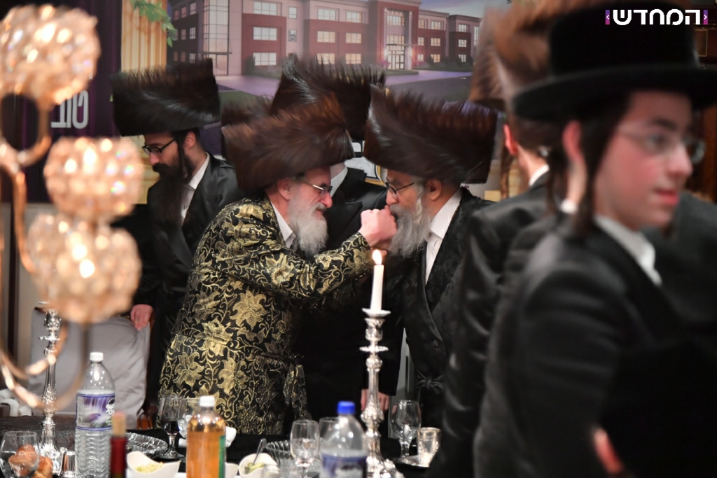 שמחת השבע ברכות בחצר חסידות ויז׳ניץ • גלריה