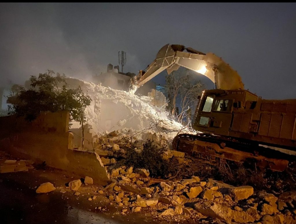 צפו: צה"ל הרס את ביתו של המחבל שרצח את הרב שי אוחיון ז"ל