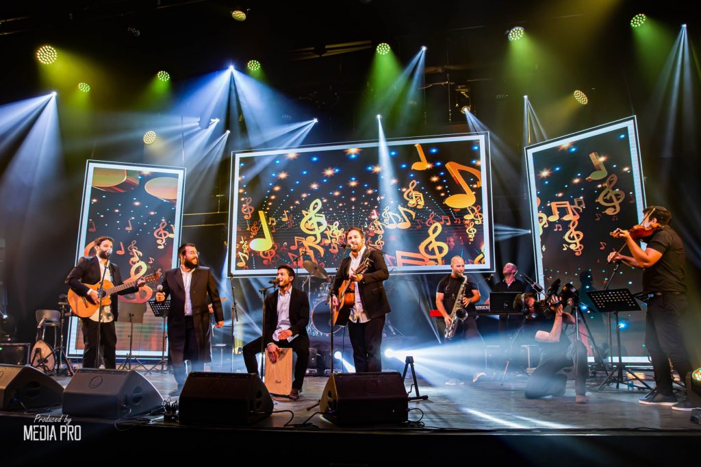 צפו: מופע המרכזי, במלאת 26 שנים לפטירתו של ר' שלמה קרליבך