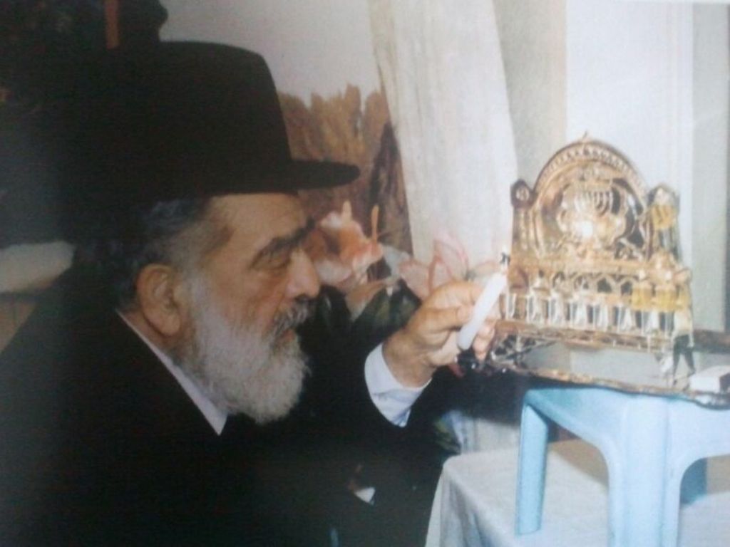 והדליקו נרות בחצרות קודשך: חג החנוכה אצל גדולי ישראל הספרדים והדליקו נרות בחצרות קודשך: חג החנוכה אצל גדולי ישראל הספרדים