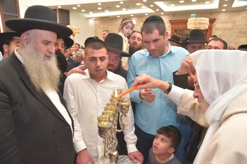 והדליקו נרות בחצרות קודשך: חג החנוכה אצל גדולי ישראל הספרדים והדליקו נרות בחצרות קודשך: חג החנוכה אצל גדולי ישראל הספרדים