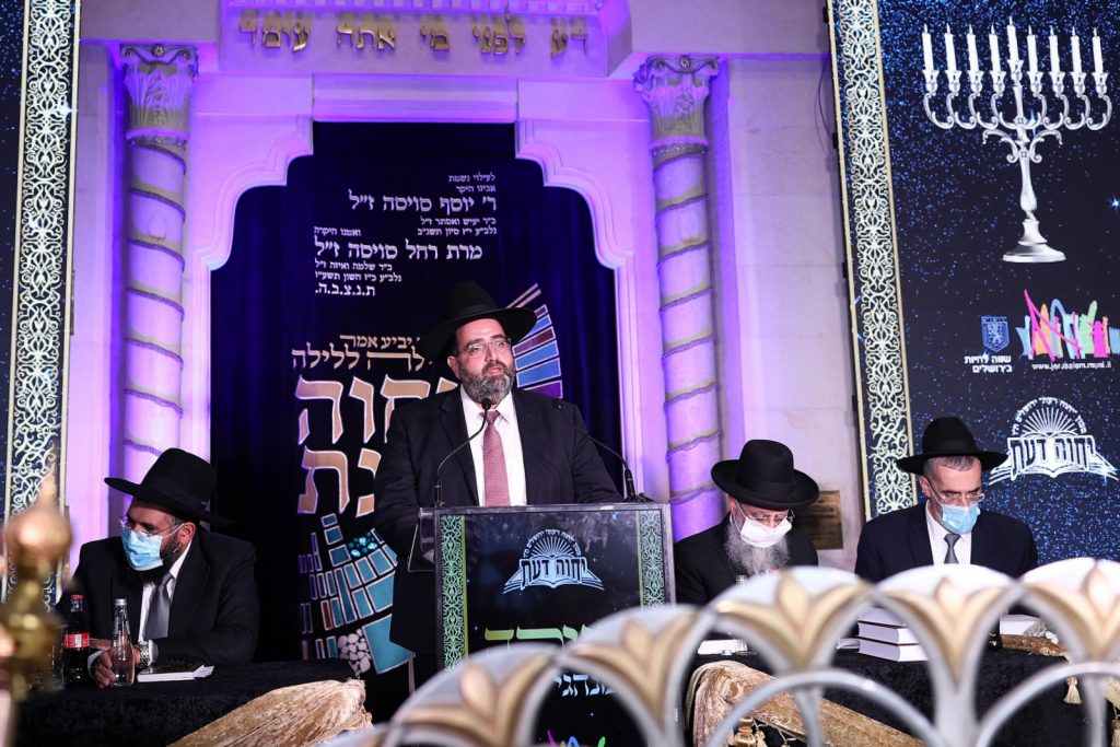 האברכים נבחנו על הלכות חנוכה וזכו בפרסים יקרי ערך • גלריה