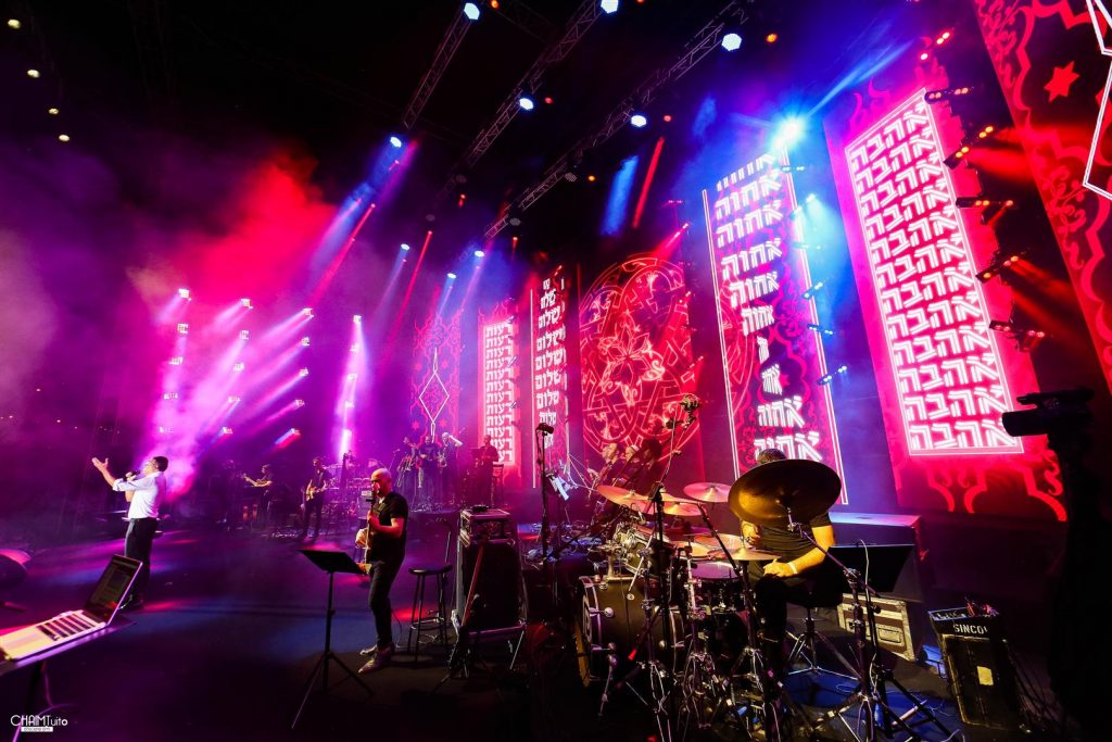 יעקב שוואקי משיק אלבום מופע חדש - 'לייב פארק'